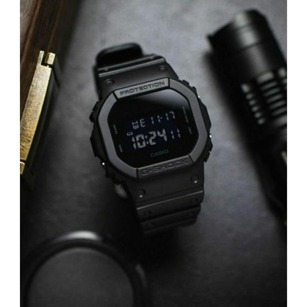 CASIO G SHOCK DW5600