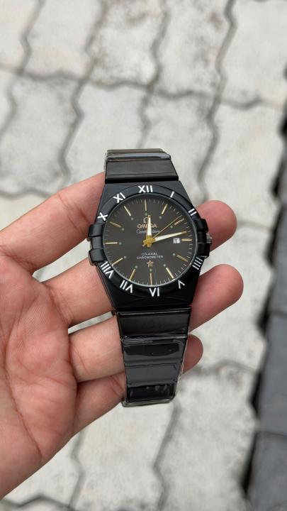 Omegg_a co-AXIal chronometer
