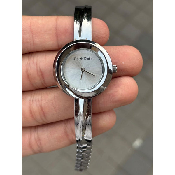 Calvin Klei n Twisted Bezel Women Silver