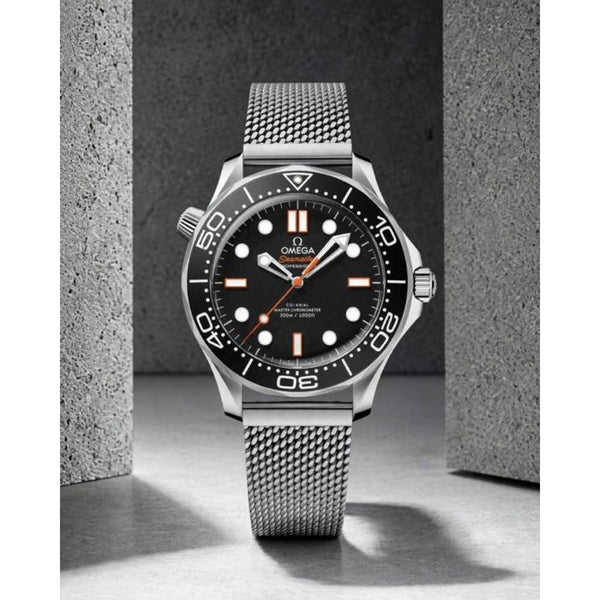 Omegg_a Seamaster Diver 300 Automatic silver Black orange niddle