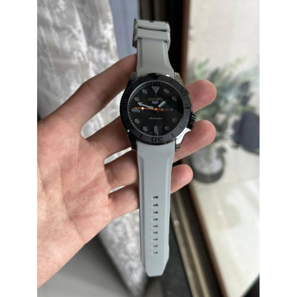 Seiko 5 Premium Watch Heavy Quartz