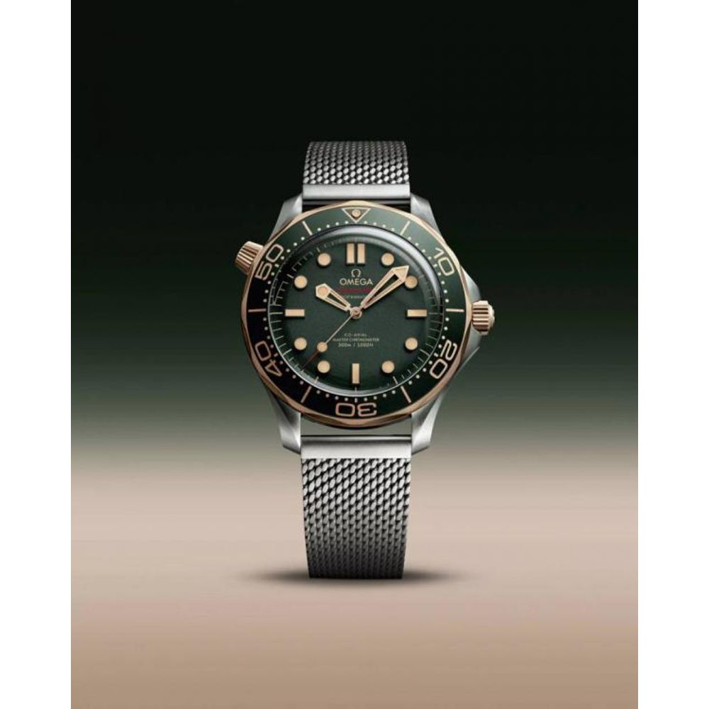 Omegg_a seamaster diver 300M automatic silver green