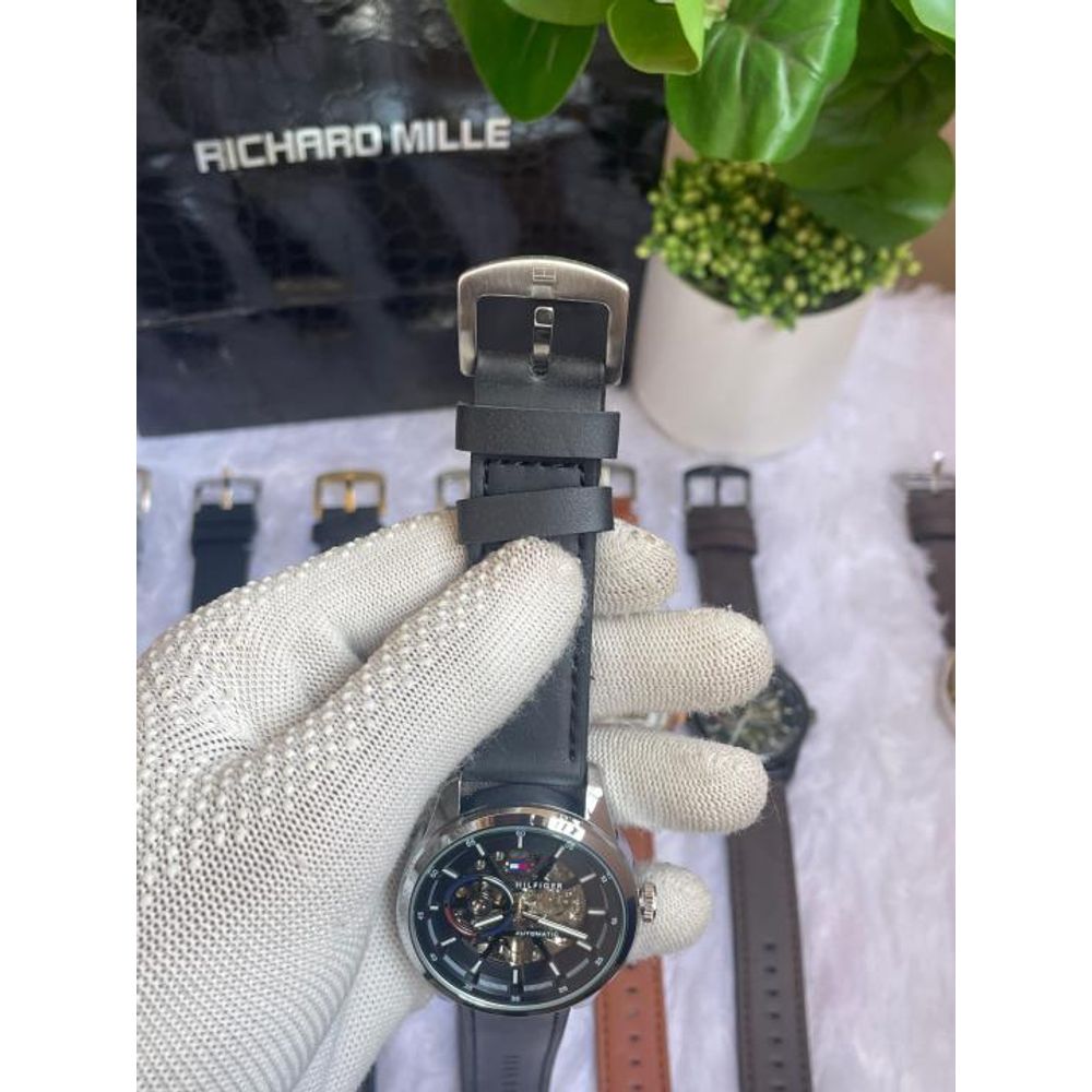 Tommyy  Hilfiger Automatic Leather Belt Black Silver Black AT143
