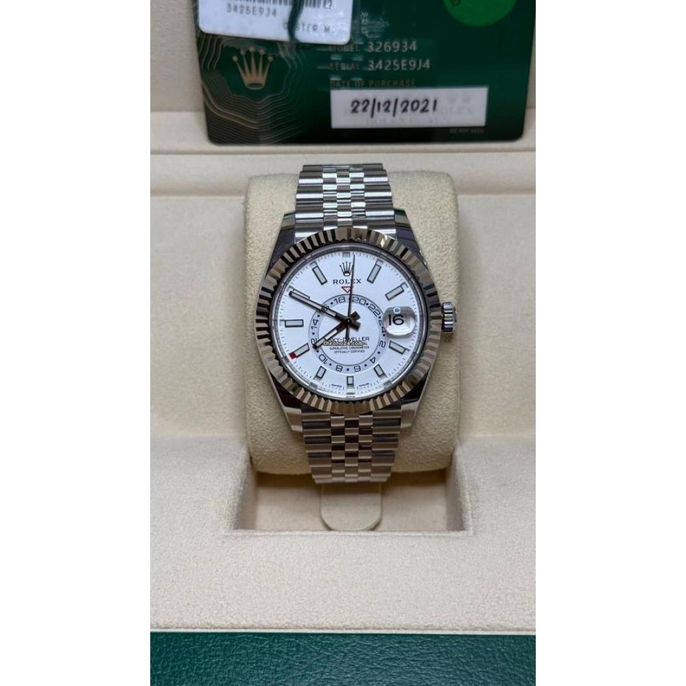 Rollex Oyster Perpetual Sky Dweller - J1820