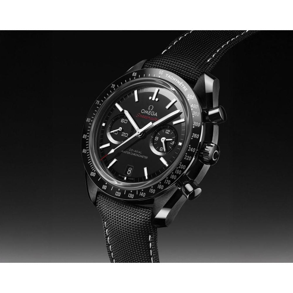 OMEG_GA Speedmaster Dark Side of the Moon  white digit