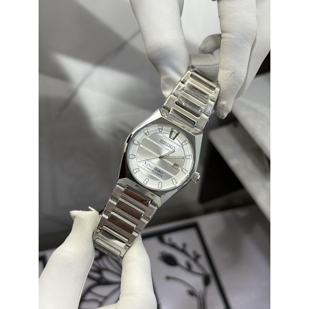SEIKO KING VANAC QUARTZ MENS 1027