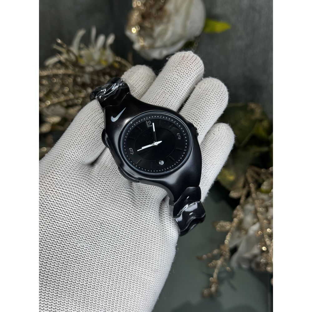 Nik e All Black Metal Premium Quartz Watch