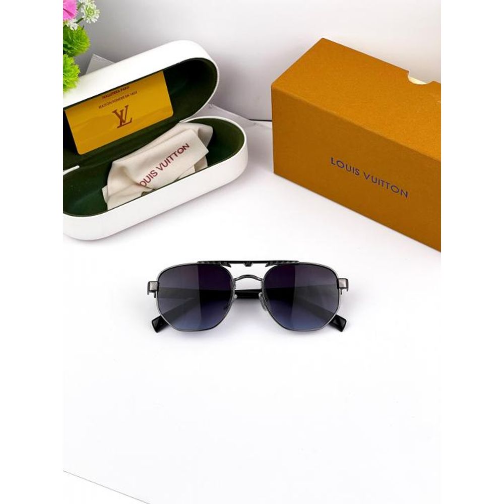 LOIUS VUTTON SUNGLASS D-780