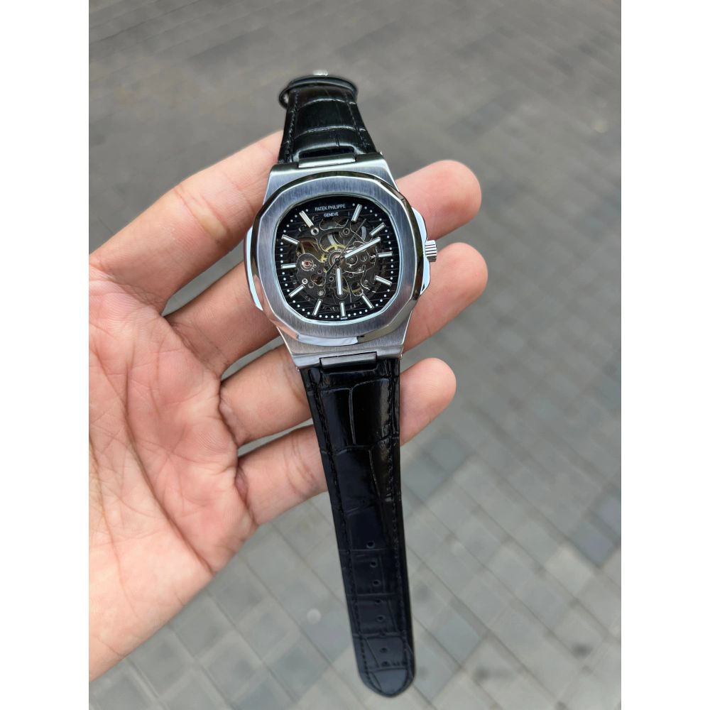 Pate k Phillipe Nautilus Leather Automatic ✓