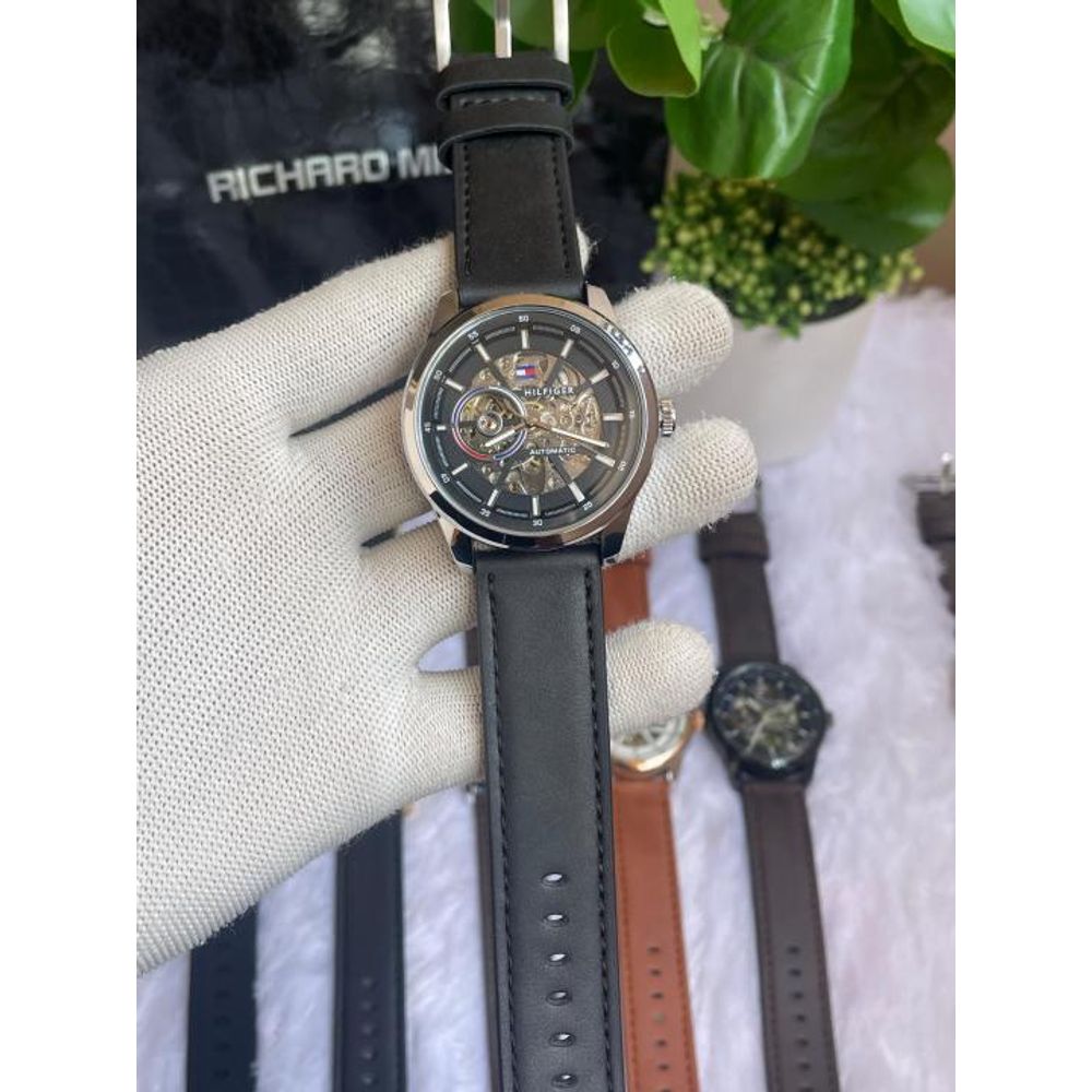 Tommyy  Hilfiger Automatic Leather Belt Black Silver Black AT143