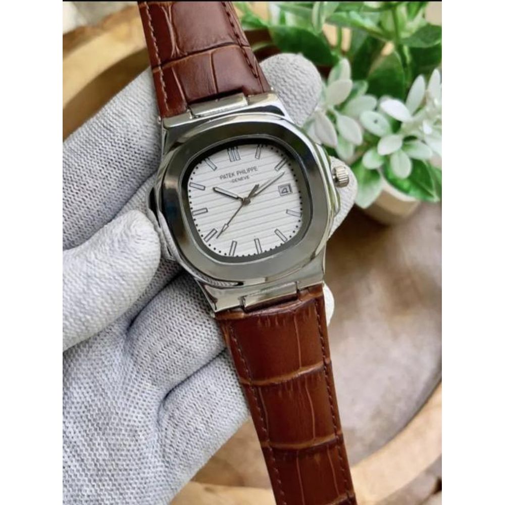 Patek Philipp Nautilus Quartz Leather