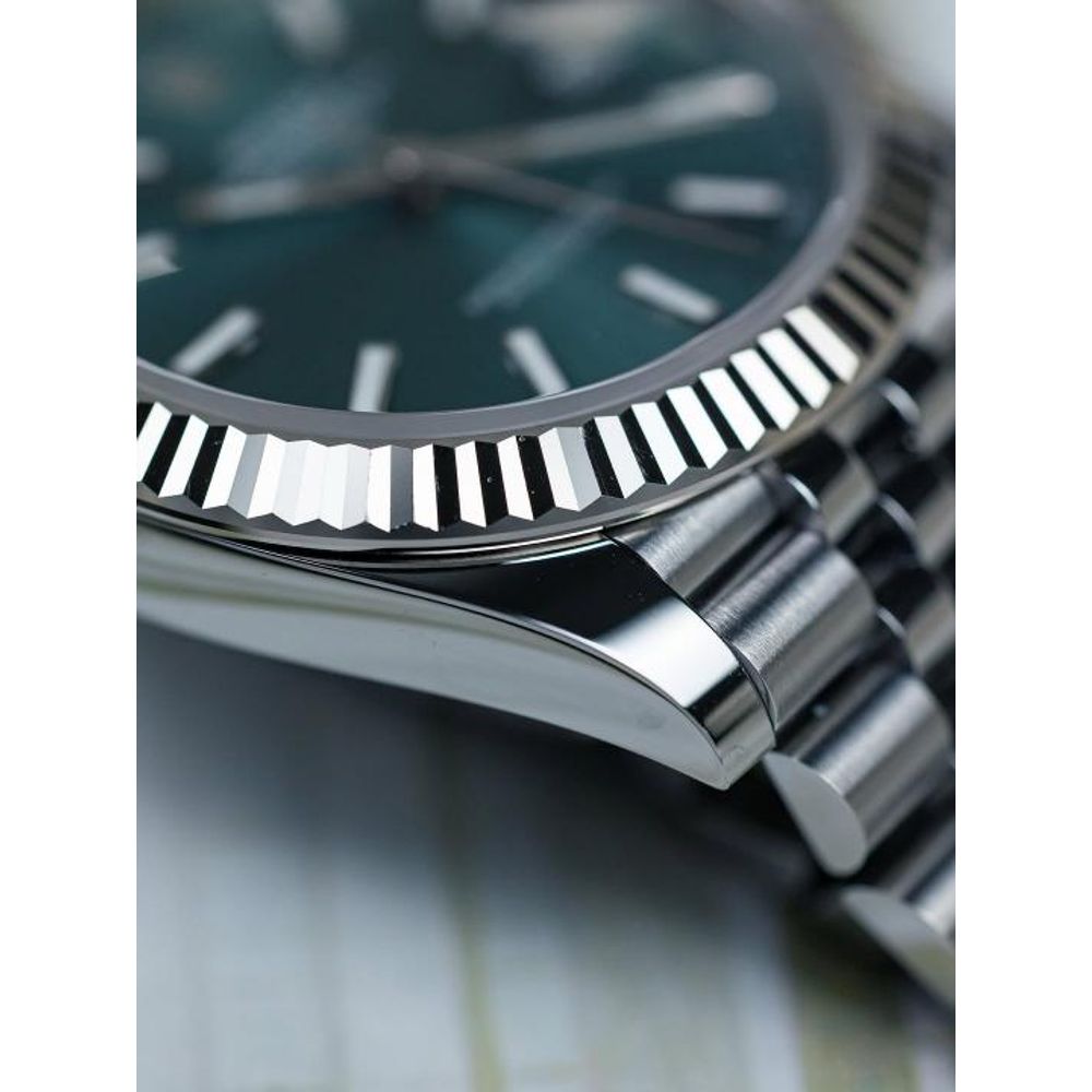 Rolee_x Oyster Perpetual Date Just Silver Green
