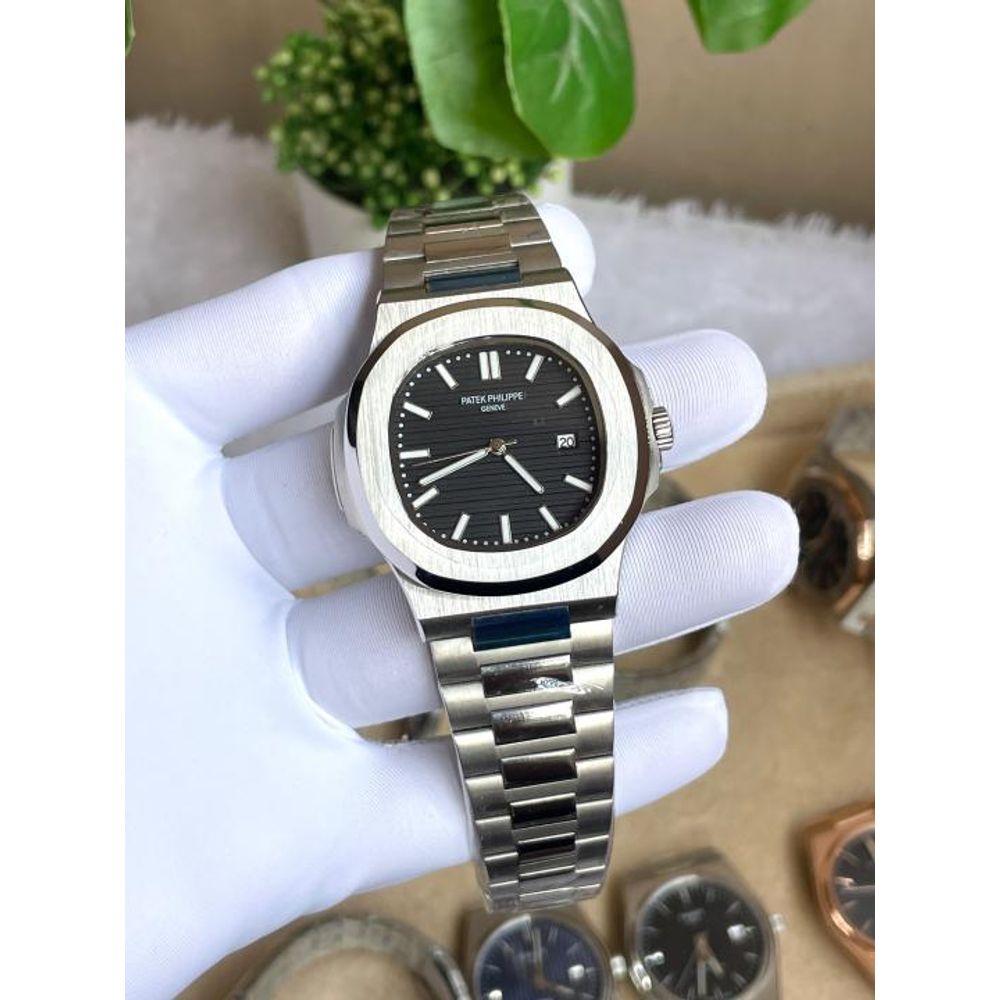 Patek Philipe Nautilus  Premium Quartz Silver Black AT470