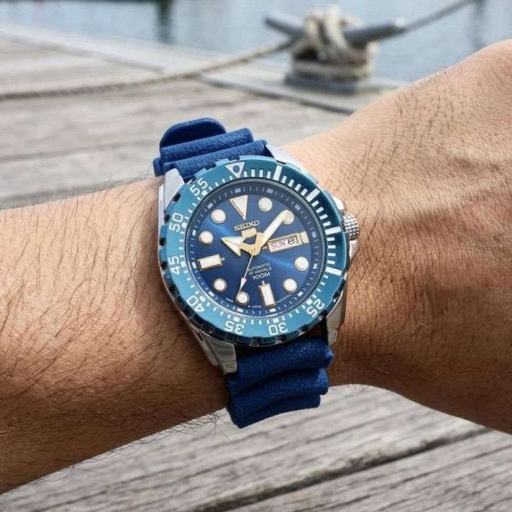 Seiko Diver Sports 5 Quartz Blue