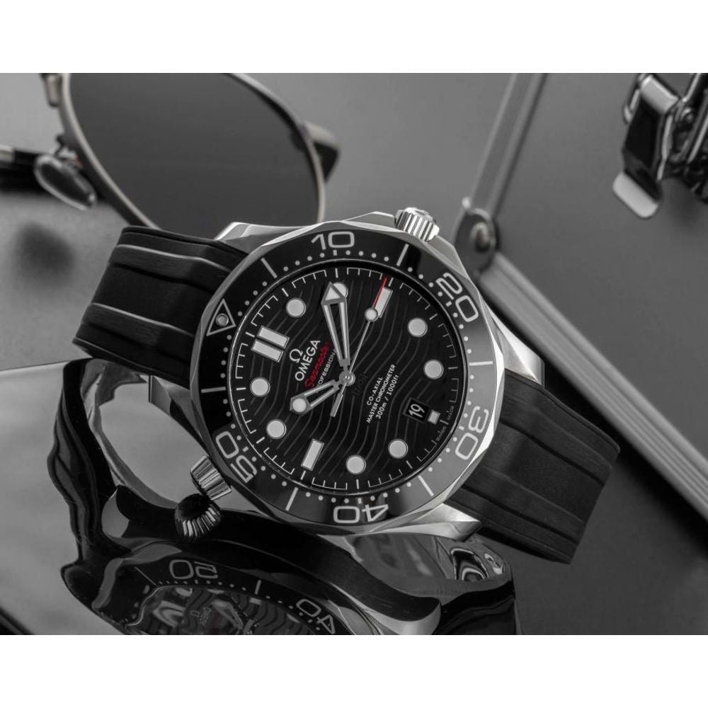 Omegg_a Seamaster Diver 300M Automatic Black-Silver-Black