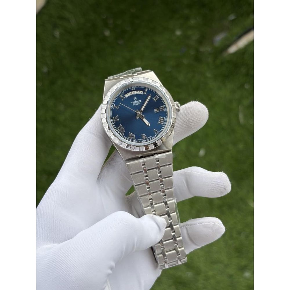TUDOR ROYAL AUTOMATIC SILVER BLUE ROMAN 945