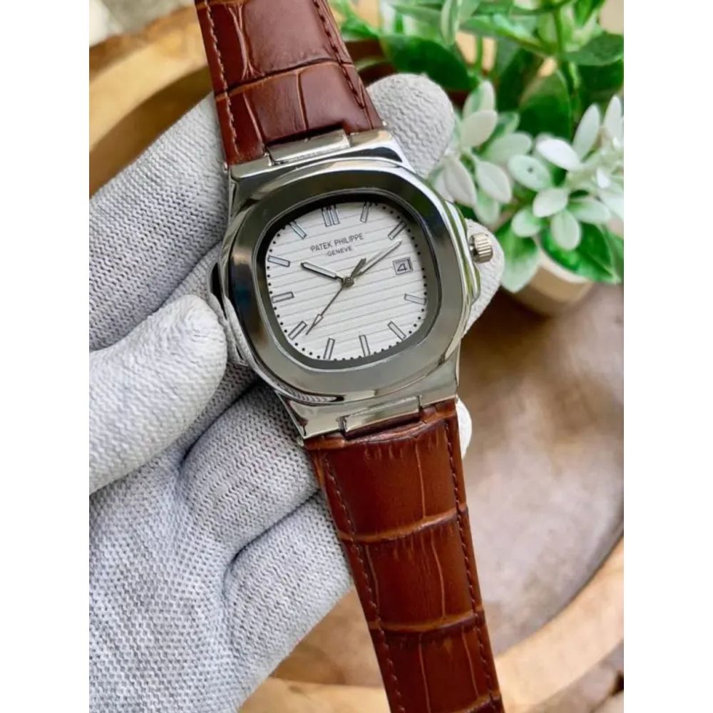 Patek Philipp Nautilus Quartz Leather