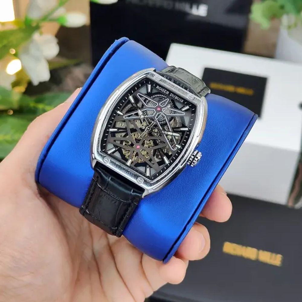ROGER DUBUISWACH M-890