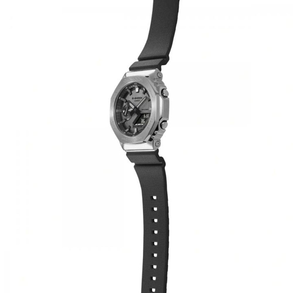 Casio g shock gm2100 black silver Black