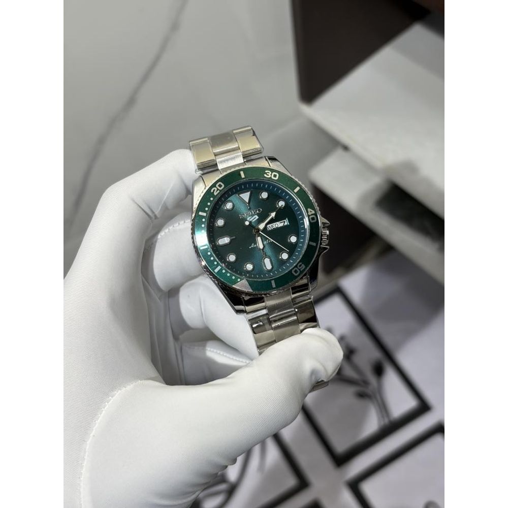 SEIKO GMT DAY DATE SWISS MOVEMENT LIKE AUTO OPEN BACK 1163