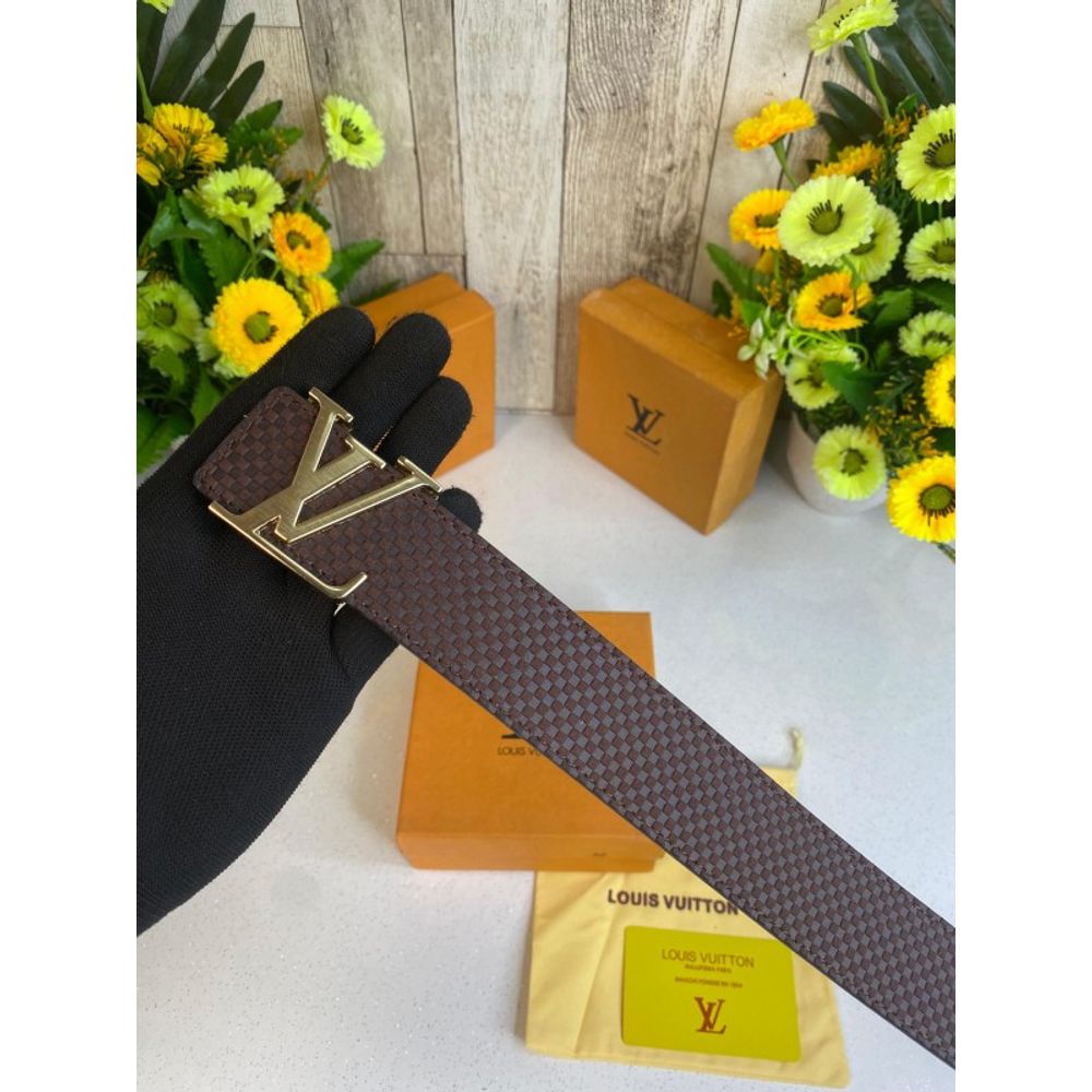 Loius Vutton Embose brown belt wid og box 153