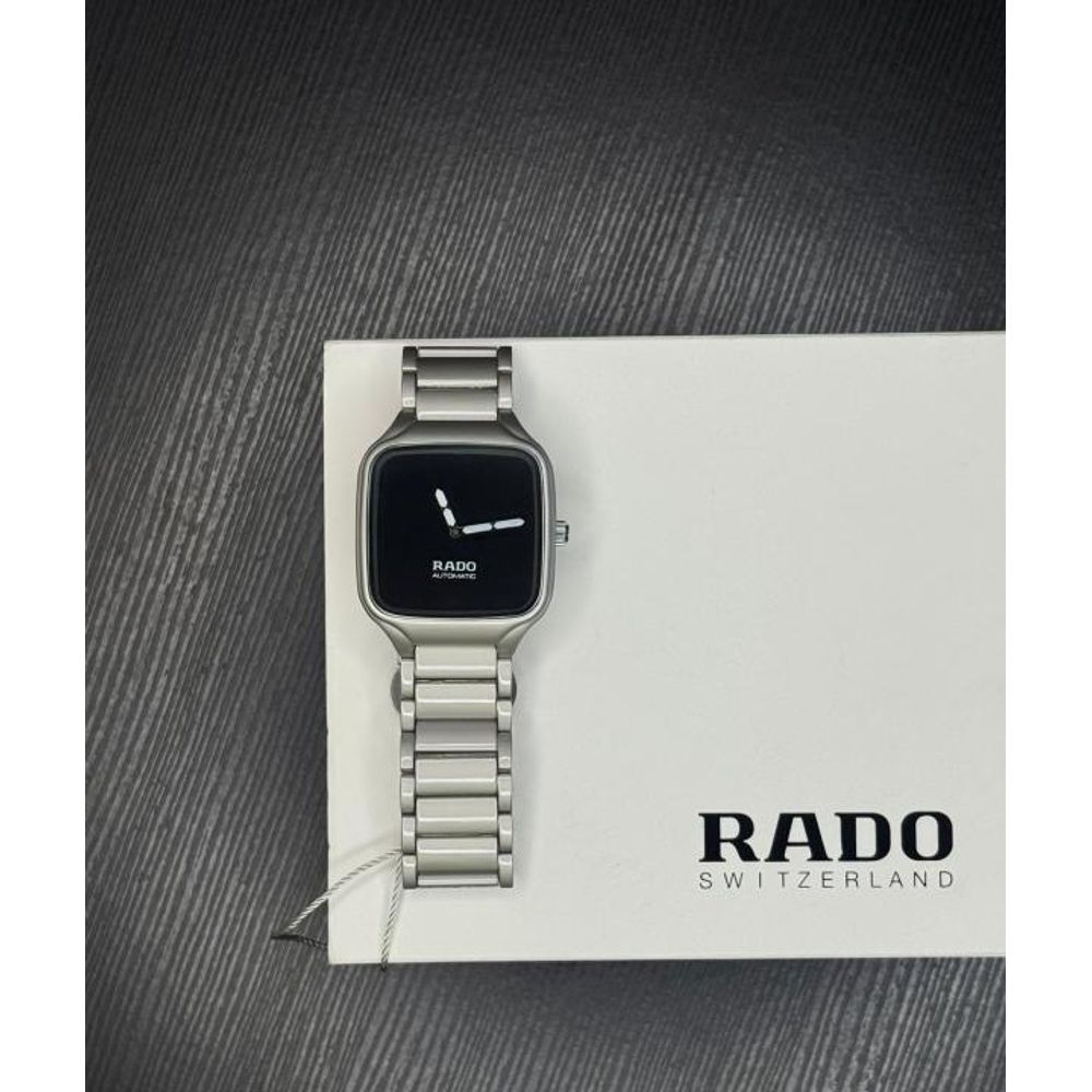Raado True Square Quartz