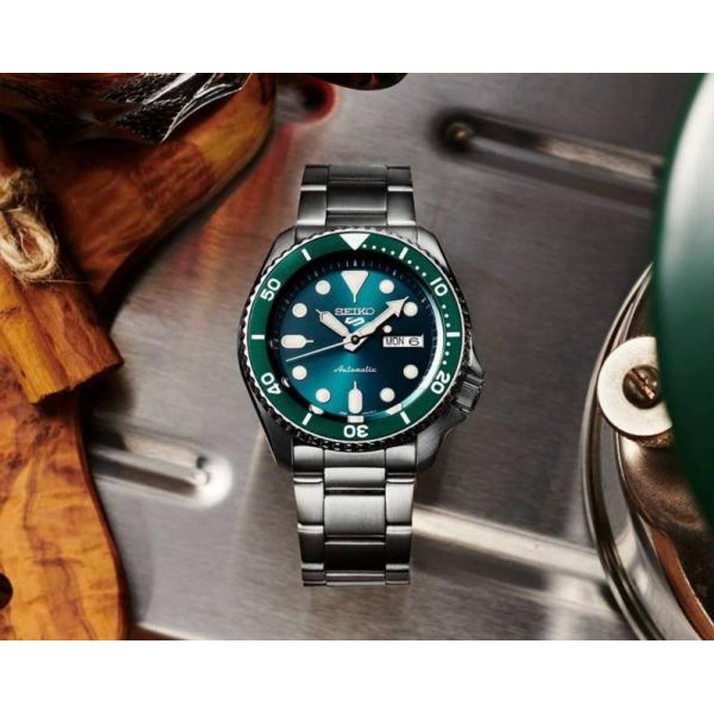 SEIKO GMT DAY DATE SWISS MOVEMENT LIKE AUTO OPEN BACK 1163