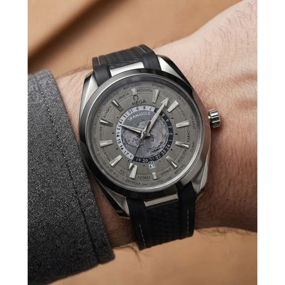 Omegg_a Seamaster Aqua Terra world map Grey Dial