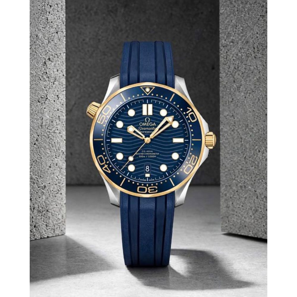 Omegg_a Seamaster Diver 300M Automatic Blue-Gold-Blue