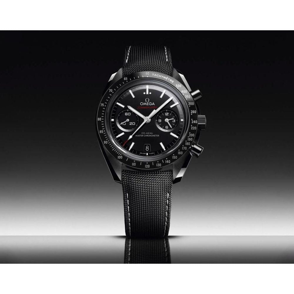 OMEG_GA Speedmaster Dark Side of the Moon  white digit