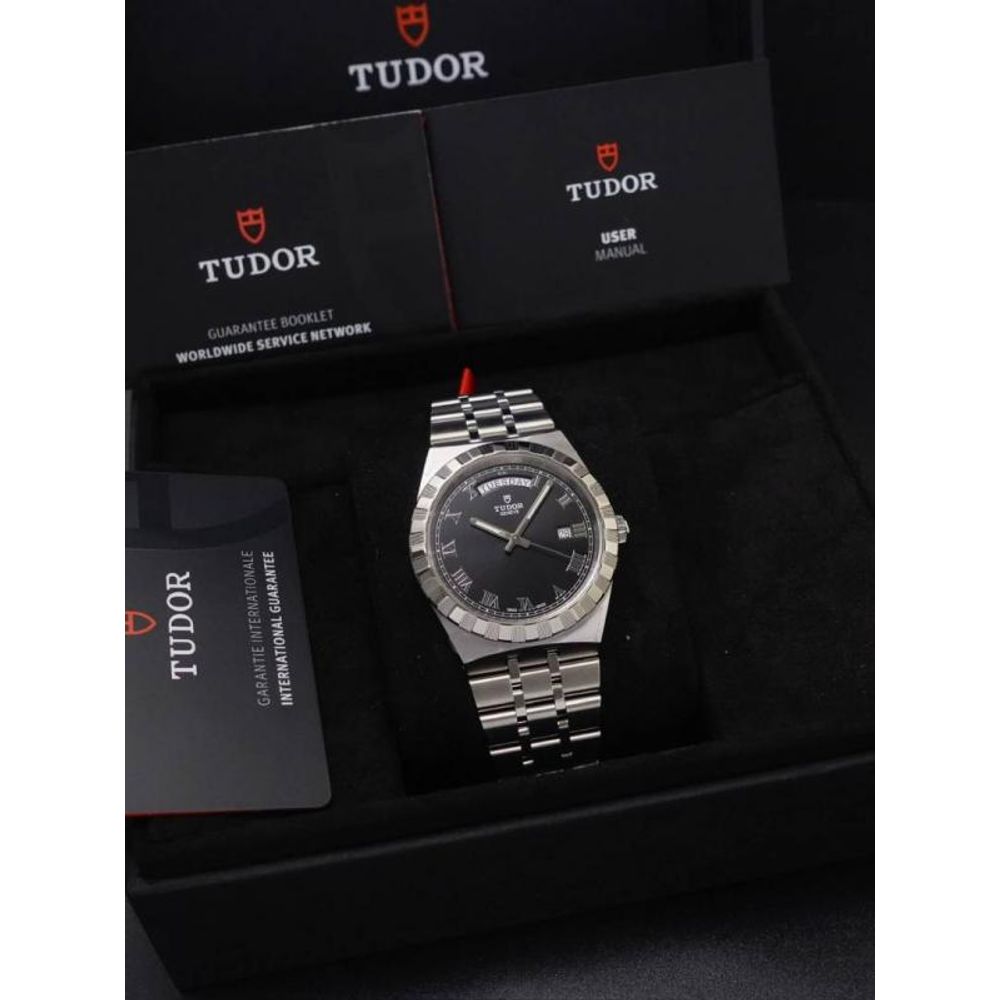 Tudor Royal automatic silver Black