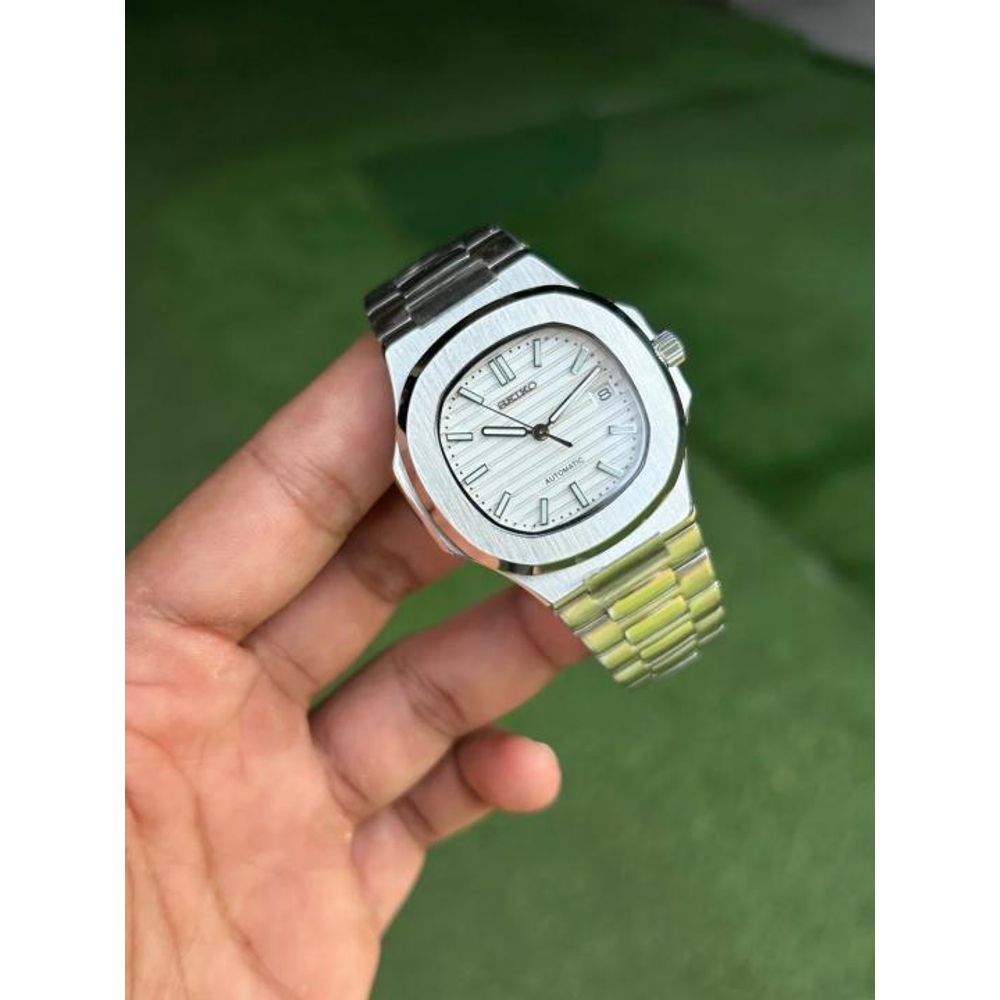 Seiko Nautilus Quartz Steel Quality