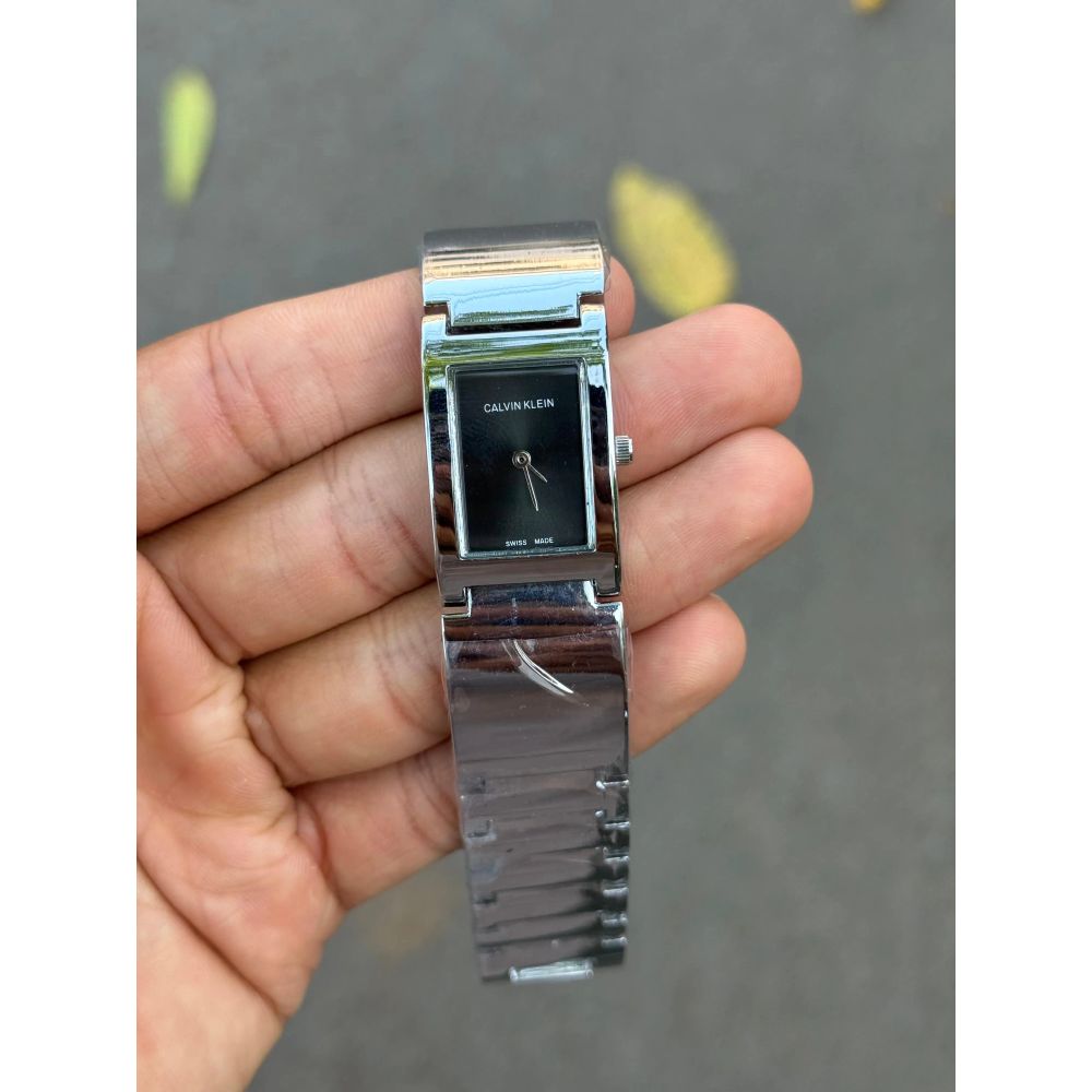 Calvin Klei n Rectangular Women s Silver Black