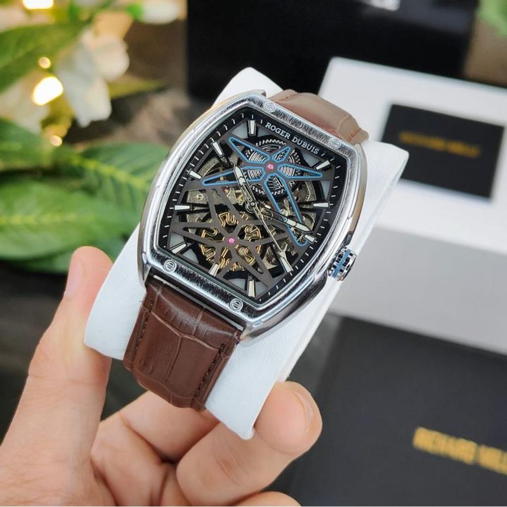ROGER DUBUISWACH M-853