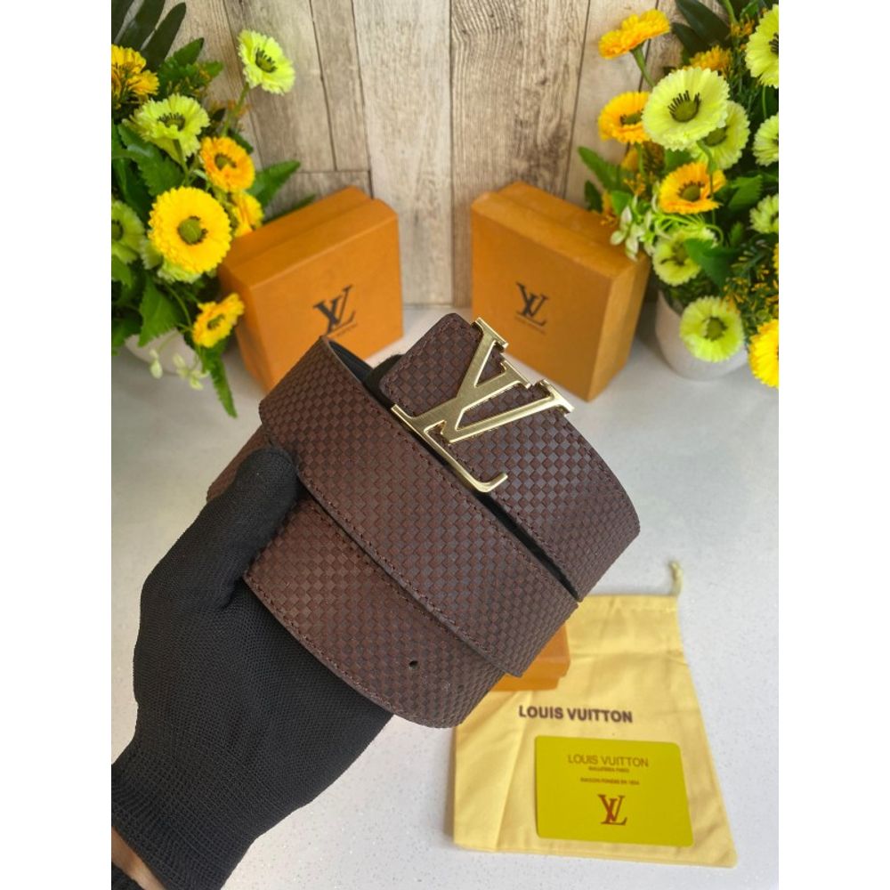Loius Vutton Embose brown belt wid og box 153