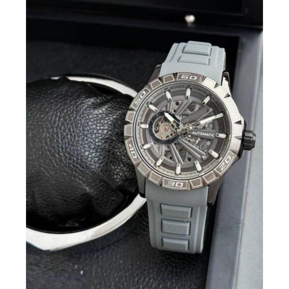 Roger Dubuis Skeleton Automatic ( Back open )