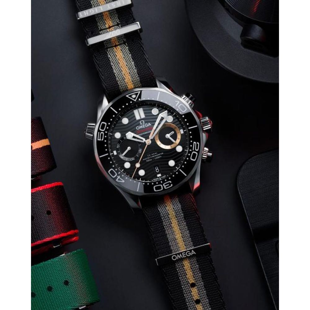 Omegha Seamaster Diver 300M Chronograph 007 First Light