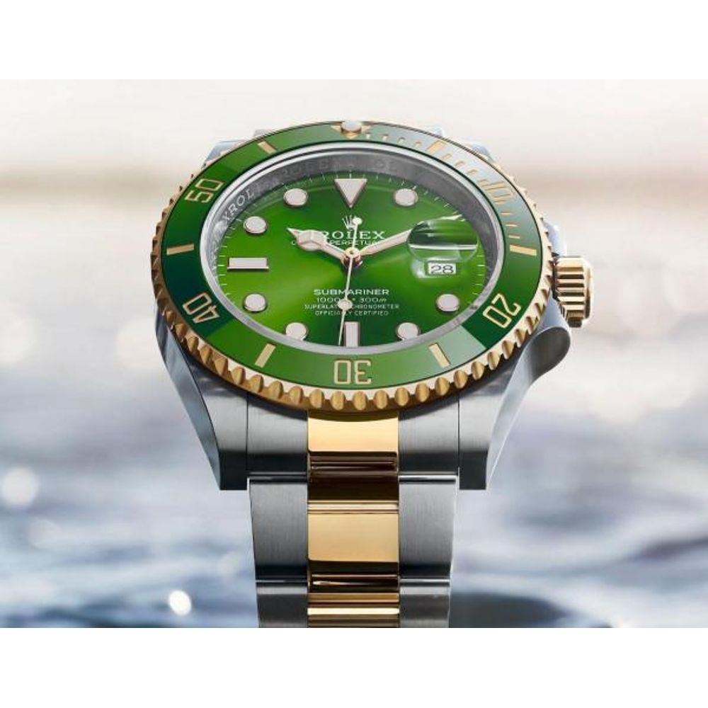 Rolee_x Oyster Perpetual Submarine 2Ton-Gold-Green