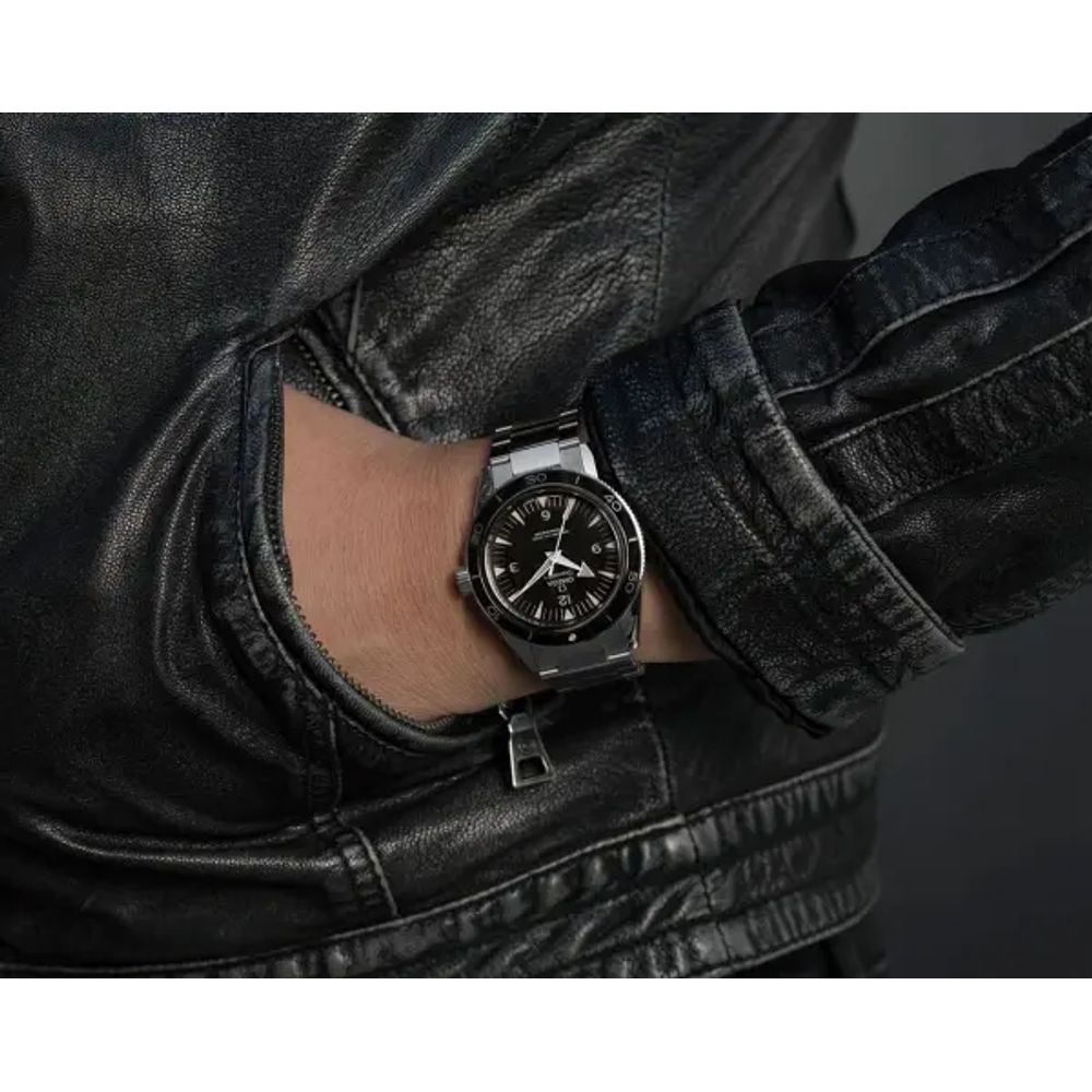 Omeg_ga Seamaster 300 Co-Axial Master Chronometer silver Black