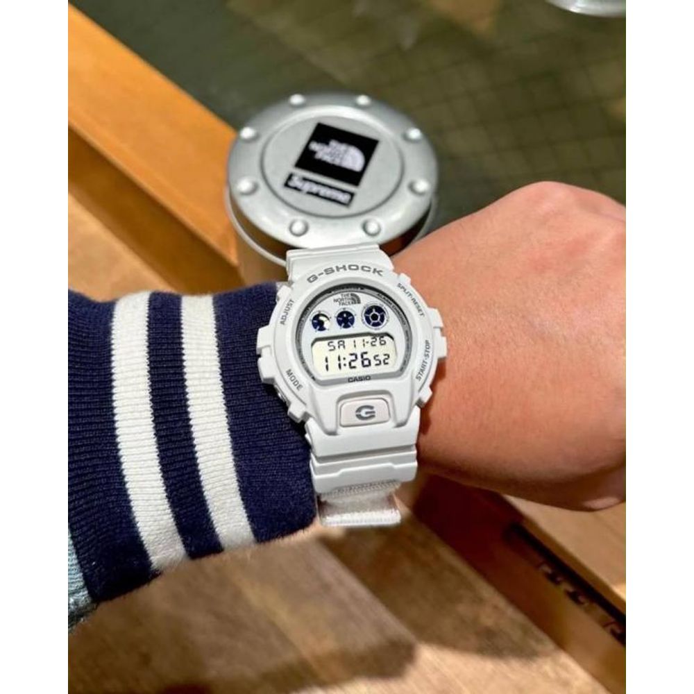 GSHOCK X NORTH FACE SUPREME WHITE 1035