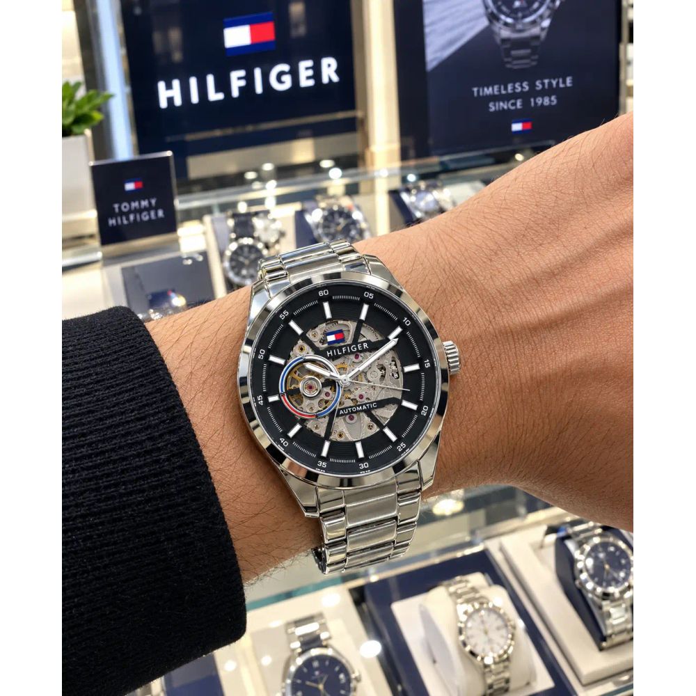 Tomm_y Hilfige_r Automatic 210