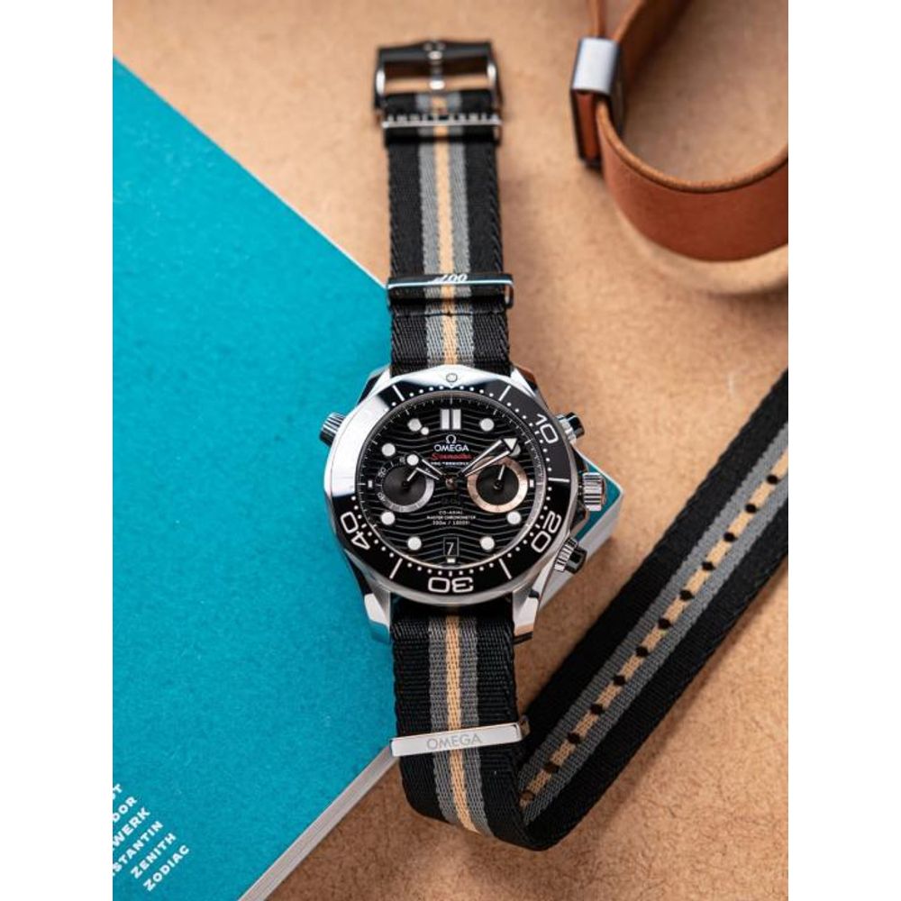 Omegha Seamaster Diver 300M Chronograph 007 First Light