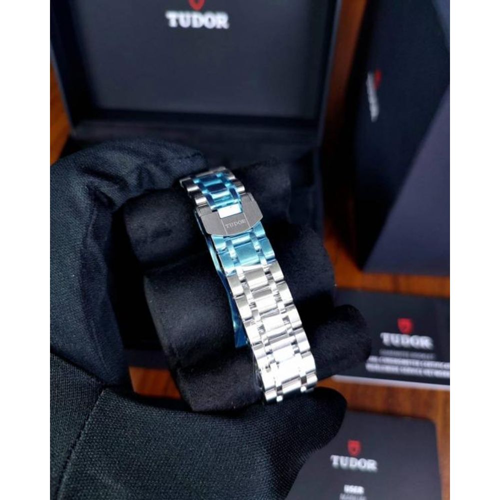 Tudor Royal automatic silver blue