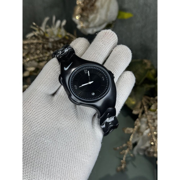Nik e All Black Metal Premium Quartz Watch