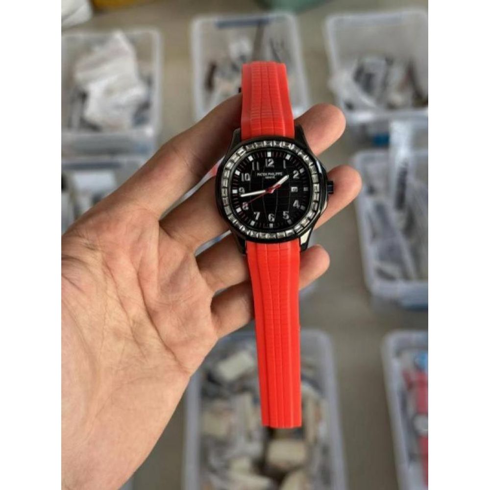 Patek Philipp Quartz Nautilus Red Black