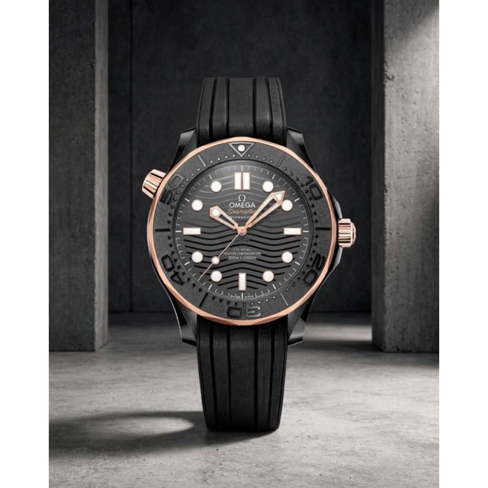 Omegg_a Seamaster Diver 300M Automatic full black
