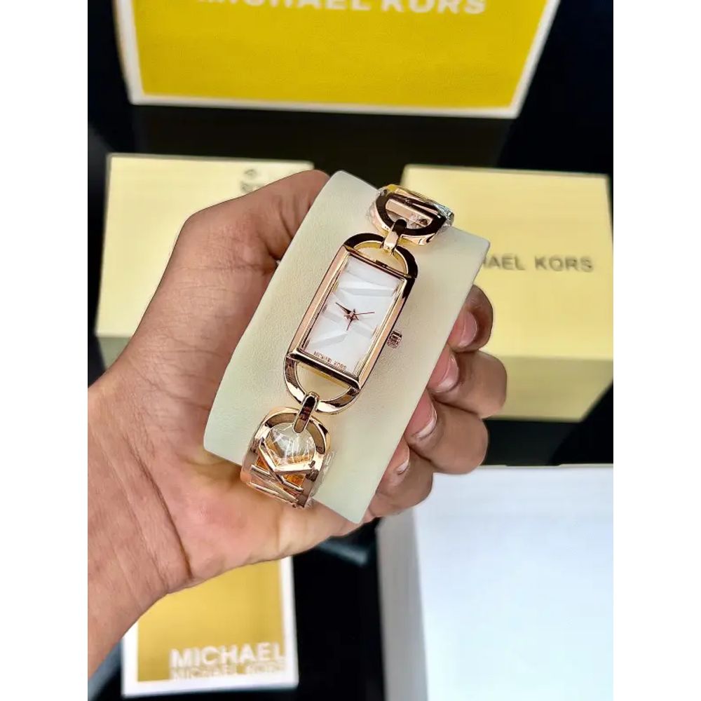 MICHEAL KORS WATCH M-580