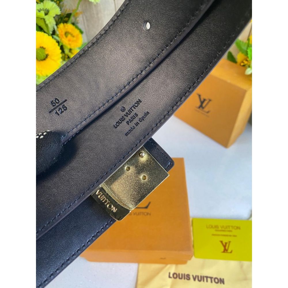 Loius Vutton Embose brown belt wid og box 153