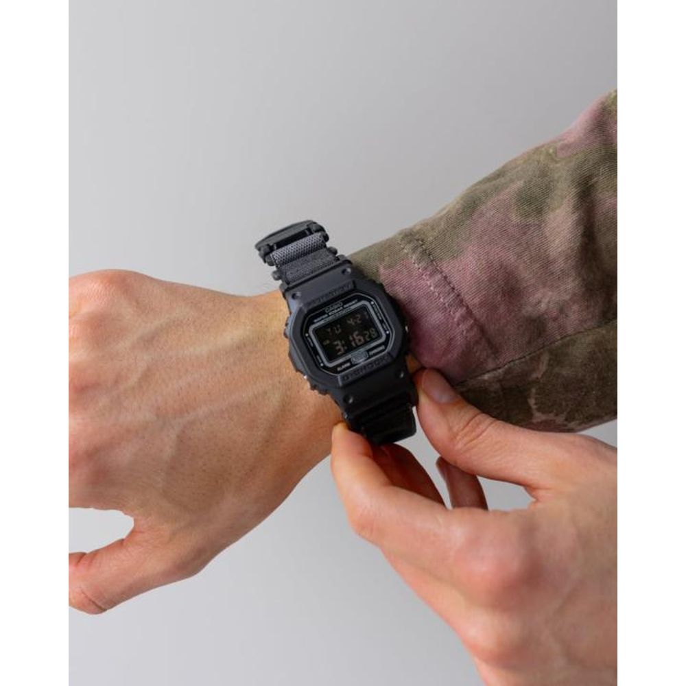 Casio G-Shock DW-5600MNC-8A2 Black