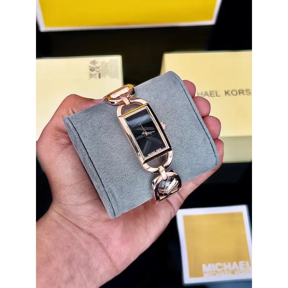 MICHEAL KORS WATCH M-579